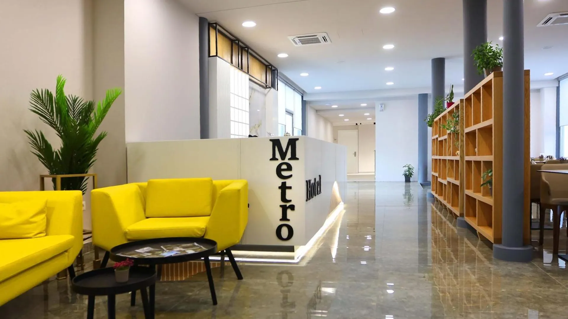 Metro Hotel Terminal Mjull-Bethore 4*,  Albánie