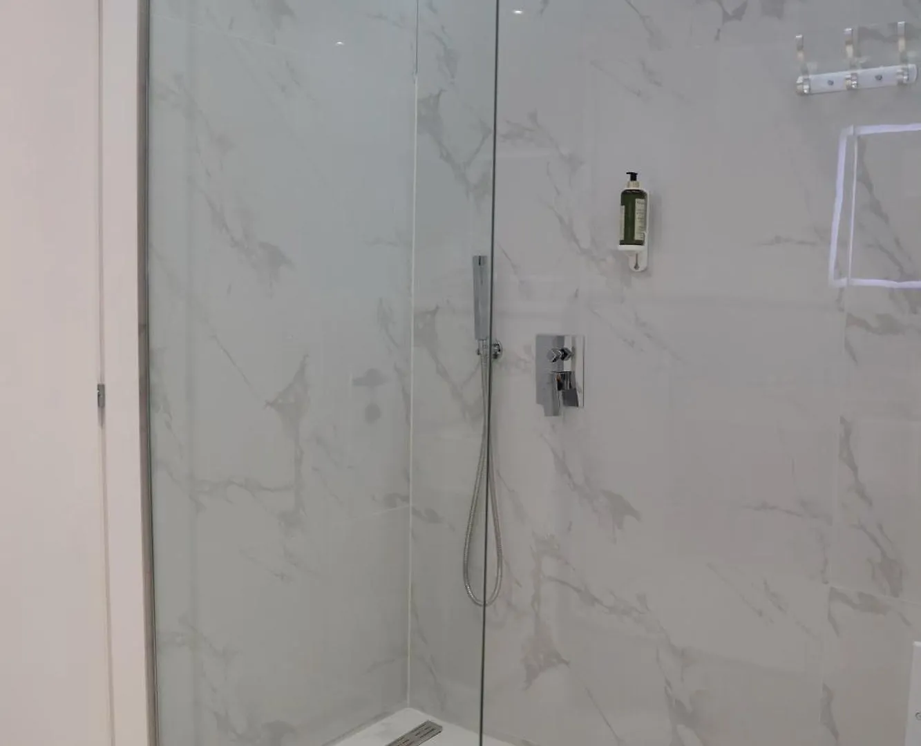 Metro Hotel Terminal Mjull-Bathore 4*,